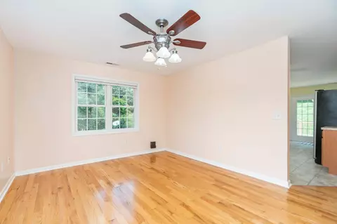 Living - 2275 Raphine Rd, Raphine, VA 24472 photo 1 of 2