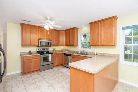 Kitchen - 2275 Raphine Rd, Raphine, VA 24472 photo 3 of 10