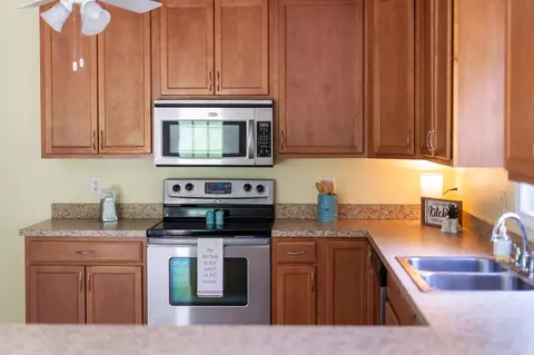 Kitchen - 2275 Raphine Rd, Raphine, VA 24472 photo 7 of 10