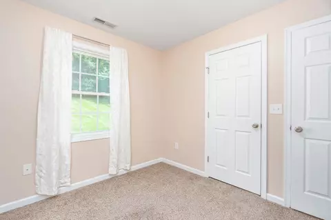 Bedroom - 2275 Raphine Rd, Raphine, VA 24472 photo 5 of 9