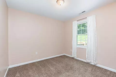 Bedroom - 2275 Raphine Rd, Raphine, VA 24472 photo 4 of 9