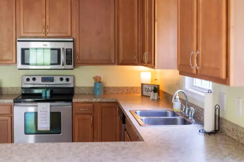 Kitchen - 2275 Raphine Rd, Raphine, VA 24472 photo 6 of 10