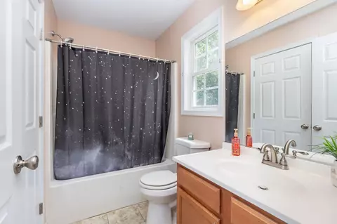 Bath - 2275 Raphine Rd, Raphine, VA 24472 photo 1 of 7