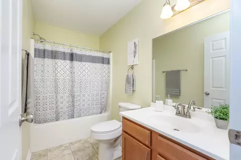 Bath - 2275 Raphine Rd, Raphine, VA 24472 photo 4 of 7