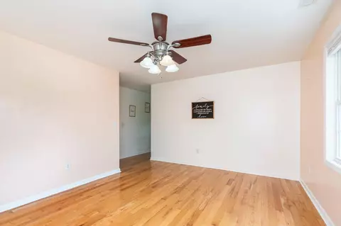 Living - 2275 Raphine Rd, Raphine, VA 24472 photo 2 of 2