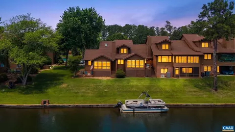 1 Marina Pt #B1, Palmyra, VA 22963