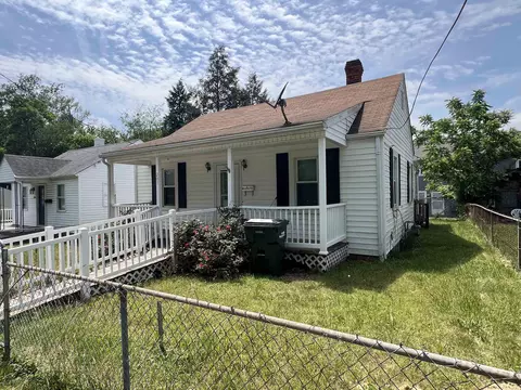 207 N Winchester Ave N, Waynesboro, VA 22980