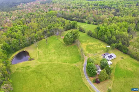 334 Pump Rd, New Canton, VA 23123