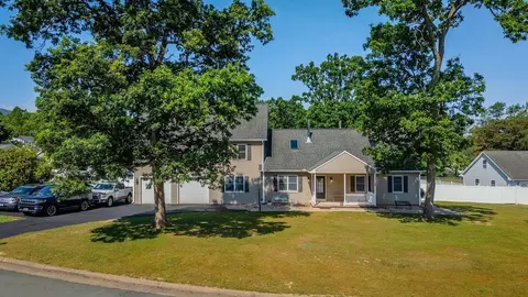 215 Forest Dr, Stuarts Draft, VA 24477