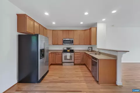 103 Longwood Dr #B, Charlottesville, VA 22903