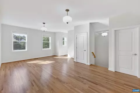 103 Longwood Dr #B, Charlottesville, VA 22903