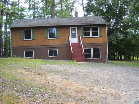 548 E River Rd, Fork Union, VA 23055