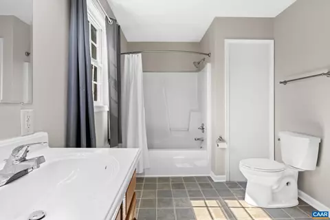 Bath - 115 Windsor Pl, Buckingham, VA 23921 photo 2 of 4