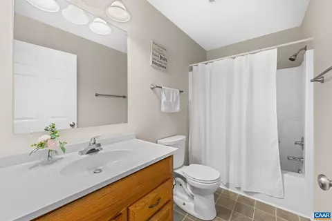 Bath - 115 Windsor Pl, Buckingham, VA 23921 photo 4 of 4