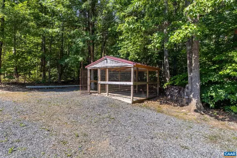 Exterior - 115 Windsor Pl, Buckingham, VA 23921 photo 11 of 13