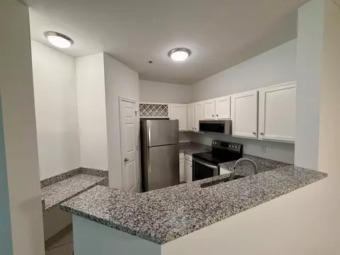 310 Riverbend Dr #1E, Charlottesville, VA 22902