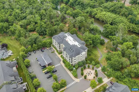 1425 Trailside Ct #304, Charlottesville, VA 22911