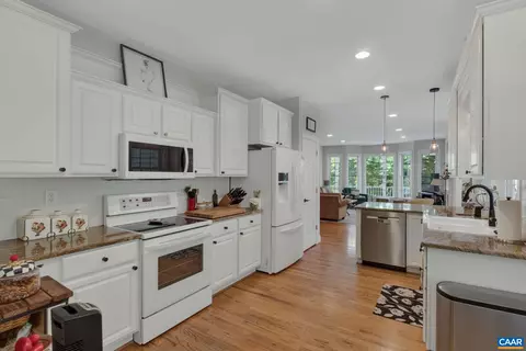 Kitchen - 281 Jefferson Dr, Palmyra, VA 22963 photo 4 of 7