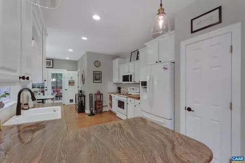 Kitchen - 281 Jefferson Dr, Palmyra, VA 22963 photo 2 of 7