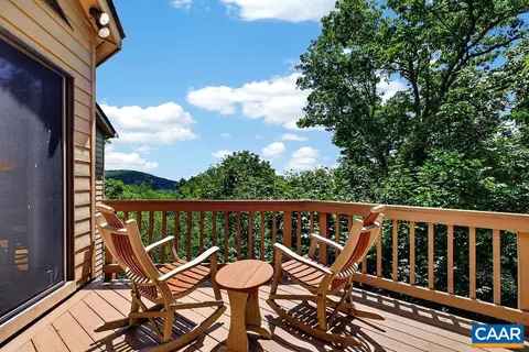 82 Warrior Run, Roseland, VA 22967
