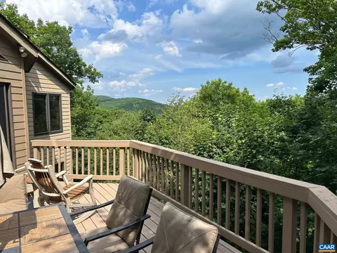 82 Warrior Run, Roseland, VA 22967
