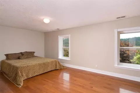 Bedroom - 229 Summerdean Rd, Middlebrook, VA 24459 photo 2 of 5