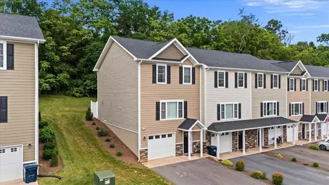 1104 Bluemoon Dr, Harrisonburg, VA 22801