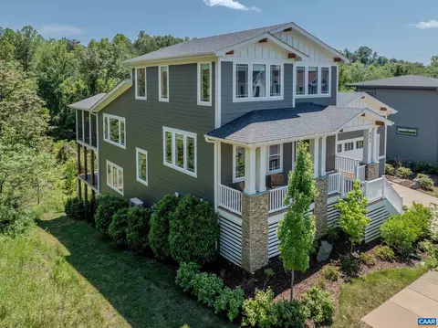 401 Lochlyn Hill Dr, Charlottesville, VA 22901