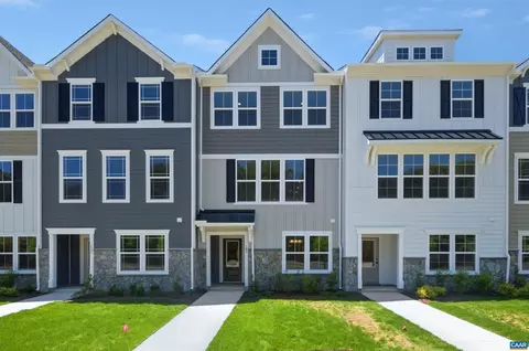 291 Crowninshield Ct, Waynesboro, VA 22980