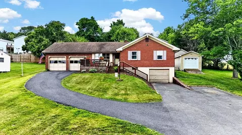 50 Misty Dawn Ln, Staunton, VA 24401