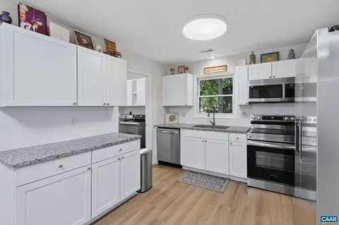 Kitchen - 377 Jefferson Dr, Palmyra, VA 22963 photo 3 of 3