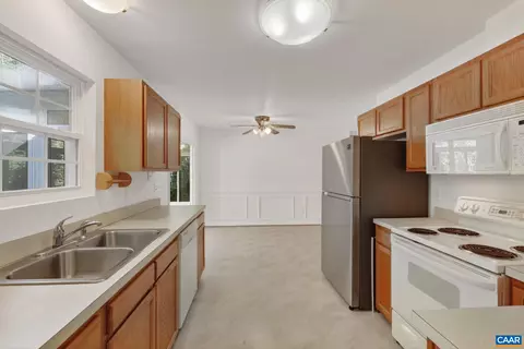 Kitchen - 6 Deer Path Rd, Palmyra, VA 22963 photo 2 of 2