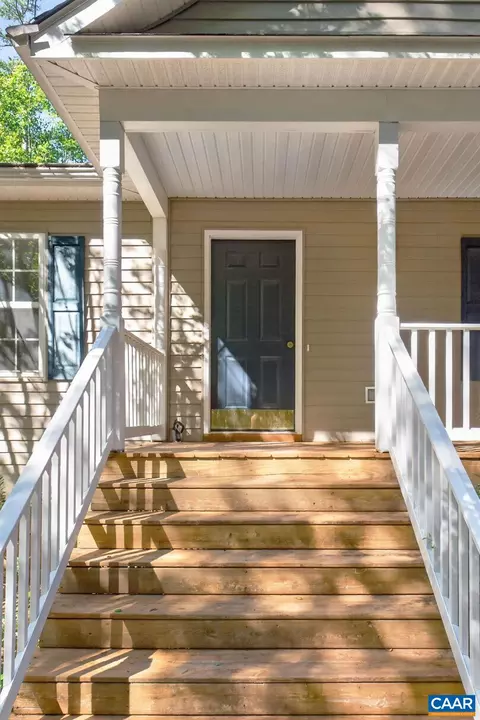 Exterior - 6 Deer Path Rd, Palmyra, VA 22963 photo 2 of 11