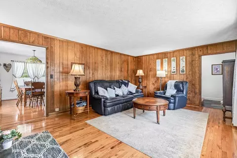 Living - 21 Stuart Ave, Stuarts Draft, VA 24477 photo 4 of 4
