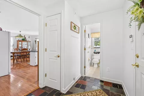 Entry Way - 21 Stuart Ave, Stuarts Draft, VA 24477 photo 2 of 4