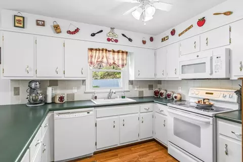 Kitchen - 21 Stuart Ave, Stuarts Draft, VA 24477 photo 3 of 12