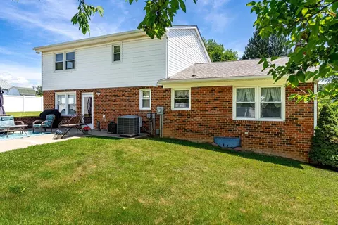 Exterior - 21 Stuart Ave, Stuarts Draft, VA 24477 photo 9 of 12