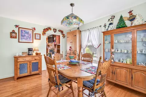 Dining - 21 Stuart Ave, Stuarts Draft, VA 24477 photo 2 of 4