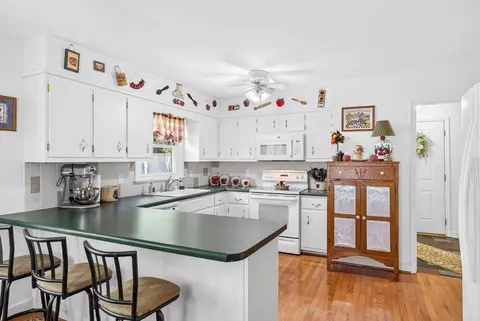 Kitchen - 21 Stuart Ave, Stuarts Draft, VA 24477 photo 2 of 12