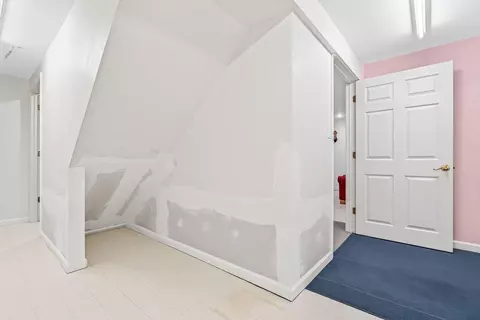 Entry Way - 21 Stuart Ave, Stuarts Draft, VA 24477 photo 4 of 4