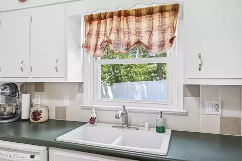 Kitchen - 21 Stuart Ave, Stuarts Draft, VA 24477 photo 6 of 12