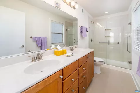 Bath - 125 Almere Ave, Charlottesville, VA 22902 photo 4 of 6