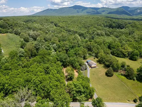 456 Dabneys Rd, Raphine, VA 24472 photo 4