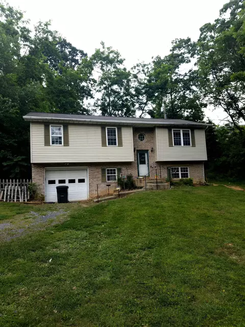 412 Devon Rd #B, Staunton, VA 24401 photo 2