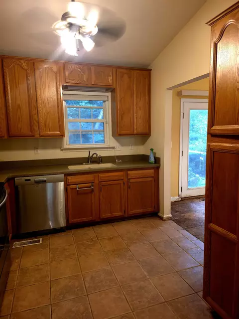 412 Devon Rd #B, Staunton, VA 24401 photo 9