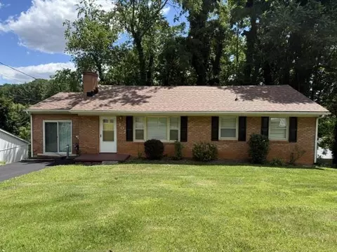 107 Nottingham Dr, Staunton, VA 24401