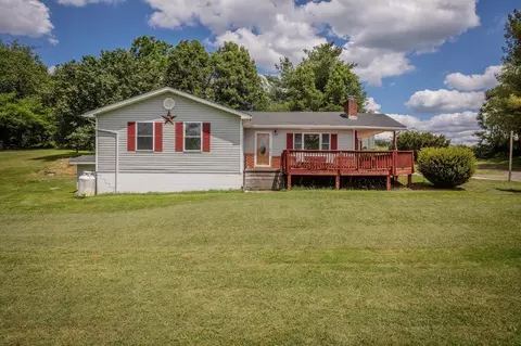 1627 Barbershop Rd, Edinburg, VA 22824