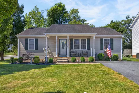 2400 Mosley St, Waynesboro, VA 22980