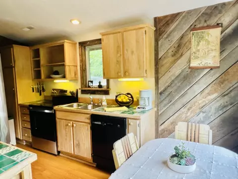 Kitchen - 6602 Middlebrook Rd, Middlebrook, VA 24459 photo 1 of 4