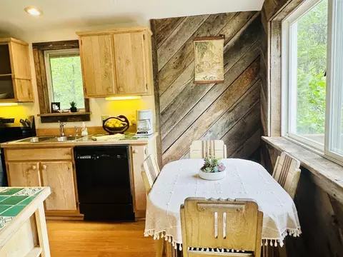 Dining - 6602 Middlebrook Rd, Middlebrook, VA 24459 photo 3 of 3